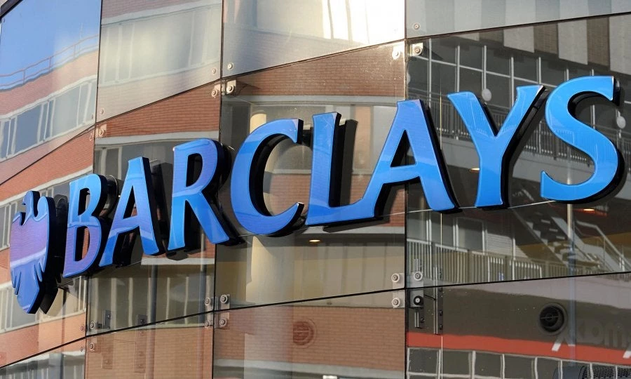 Barclays: Ίσως χρειαστούν νέα μέτρα για την ελάφρυνση του χρέους – Δεν αποκλείουν εκλογές